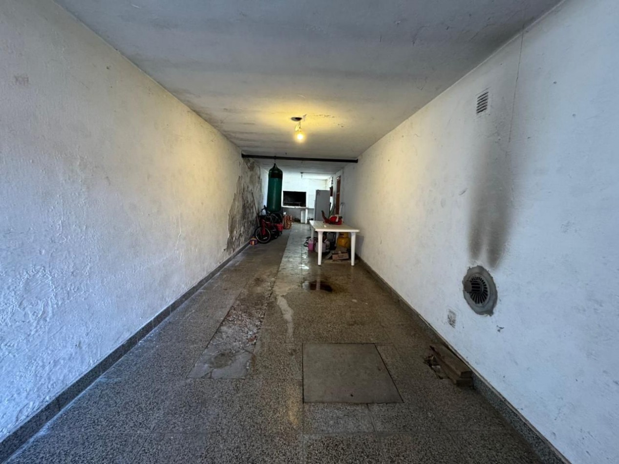 CHALET 4 AMBIENTES CON GARAJE Y QUINCHO SOBRE LOTE DE 234M2 EN VILLA LOURDES