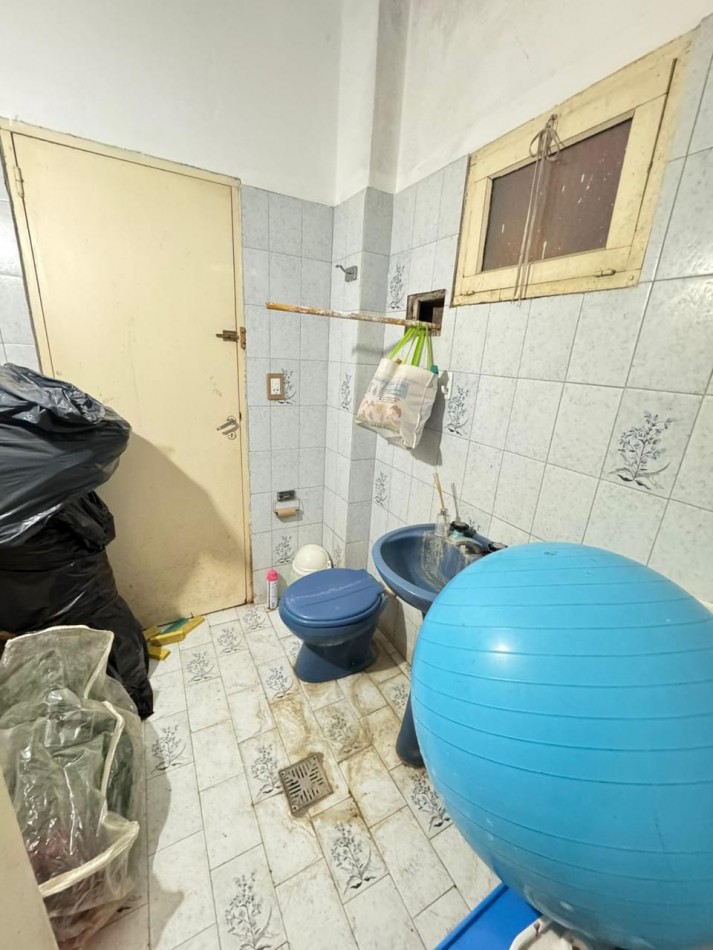 CHALET 4 AMBIENTES CON GARAJE Y QUINCHO SOBRE LOTE DE 234M2 EN VILLA LOURDES