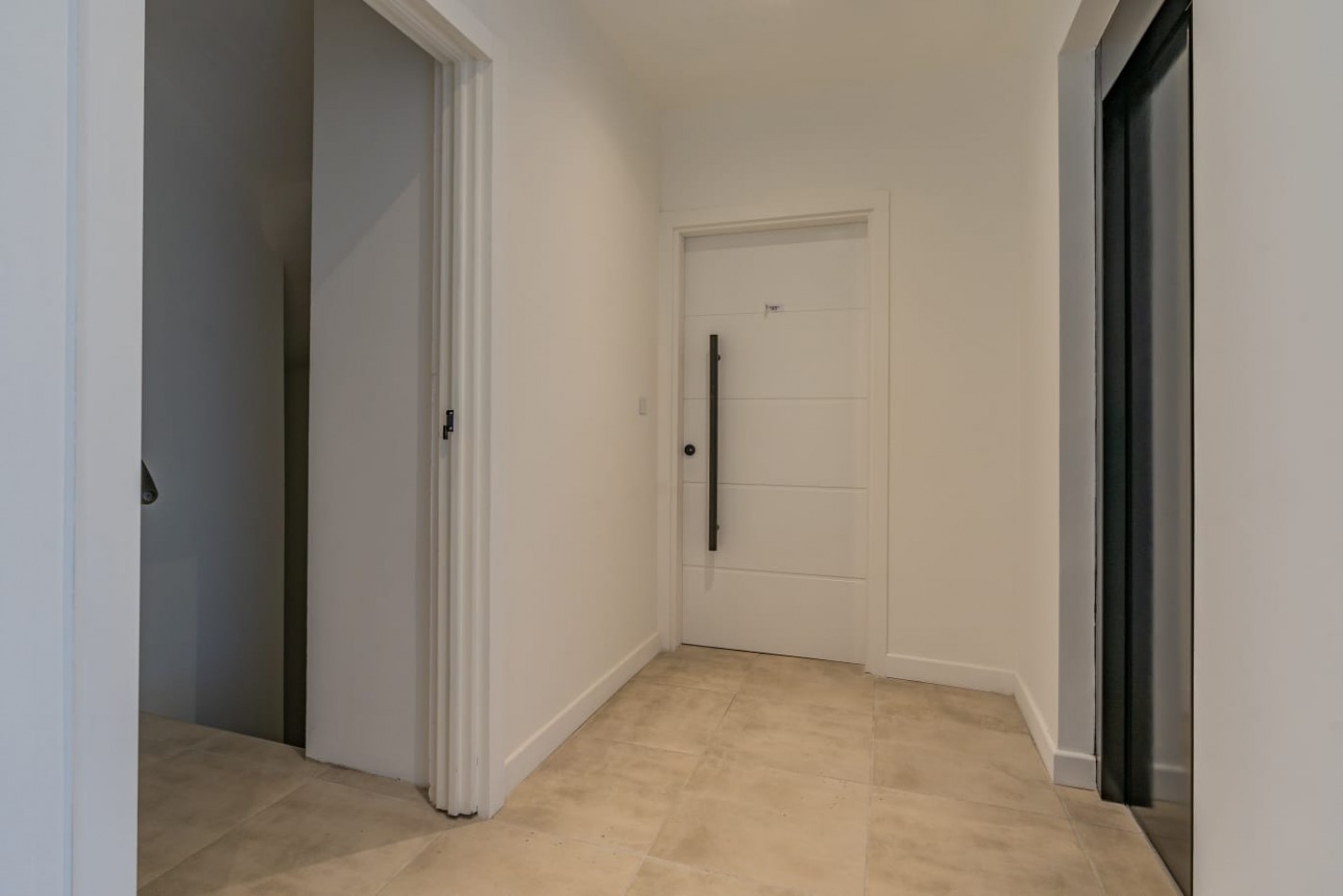 DEPARTAMENTO 2 AMB A LA CALLE CON BALCON Y PARRILLA A ESTRENAR, CON OPCION DE COCHERA