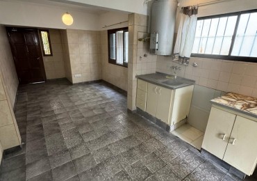 PH TIPO CHALET DE 3 AMB A LA CALLE EN PLANTA BAJA, CON ENTRADA DE AUTO Y PARQUE