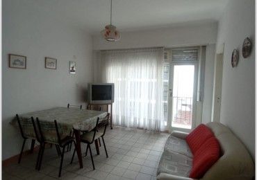 DEPARTAMENTO DE 2 AMBIENTES A LA CALLE CON BALCON SALIENTE EN ALDREY