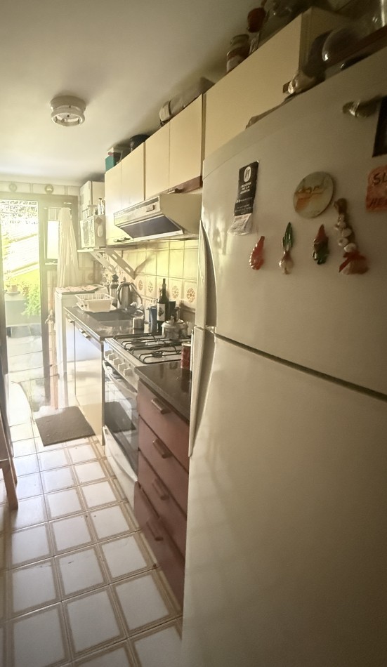 Departamento dos ambientes con cochera cubierta y baulera