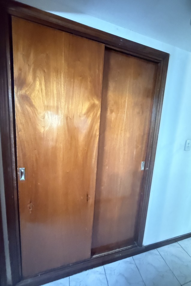 Departamento dos ambientes con cochera cubierta y baulera