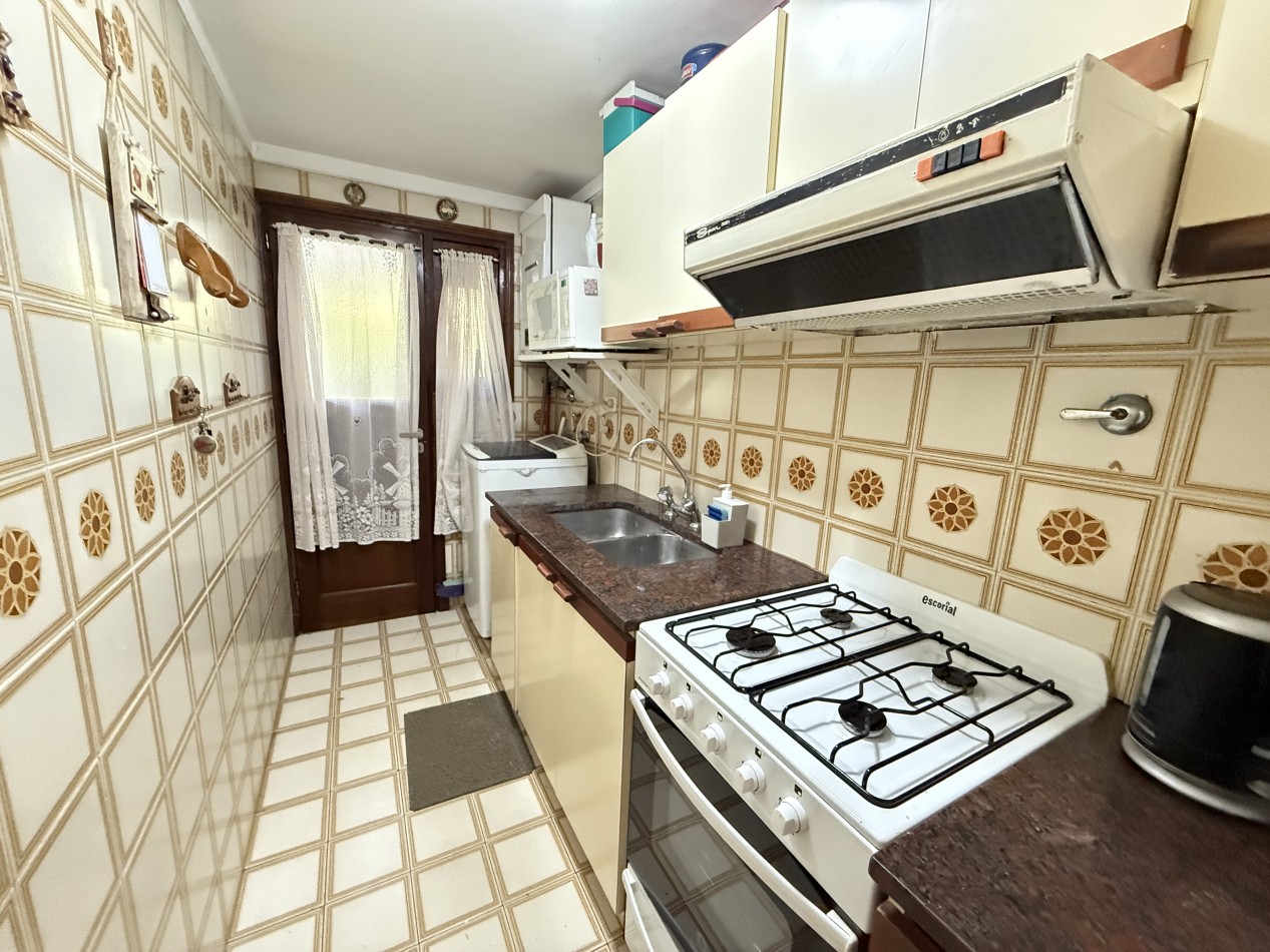 Departamento dos ambientes con cochera cubierta  y baulera