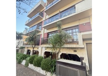 Departamento dos ambientes con cochera cubierta  y baulera