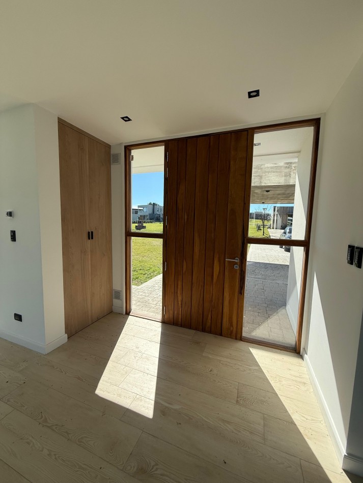 RUMENCO JOVEN A ESTRENAR - 4 DORM MAS ESCRITORIO