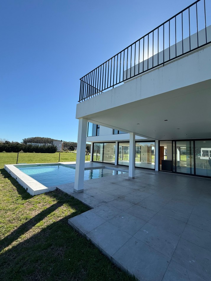 RUMENCO JOVEN A ESTRENAR - 4 DORM MAS ESCRITORIO