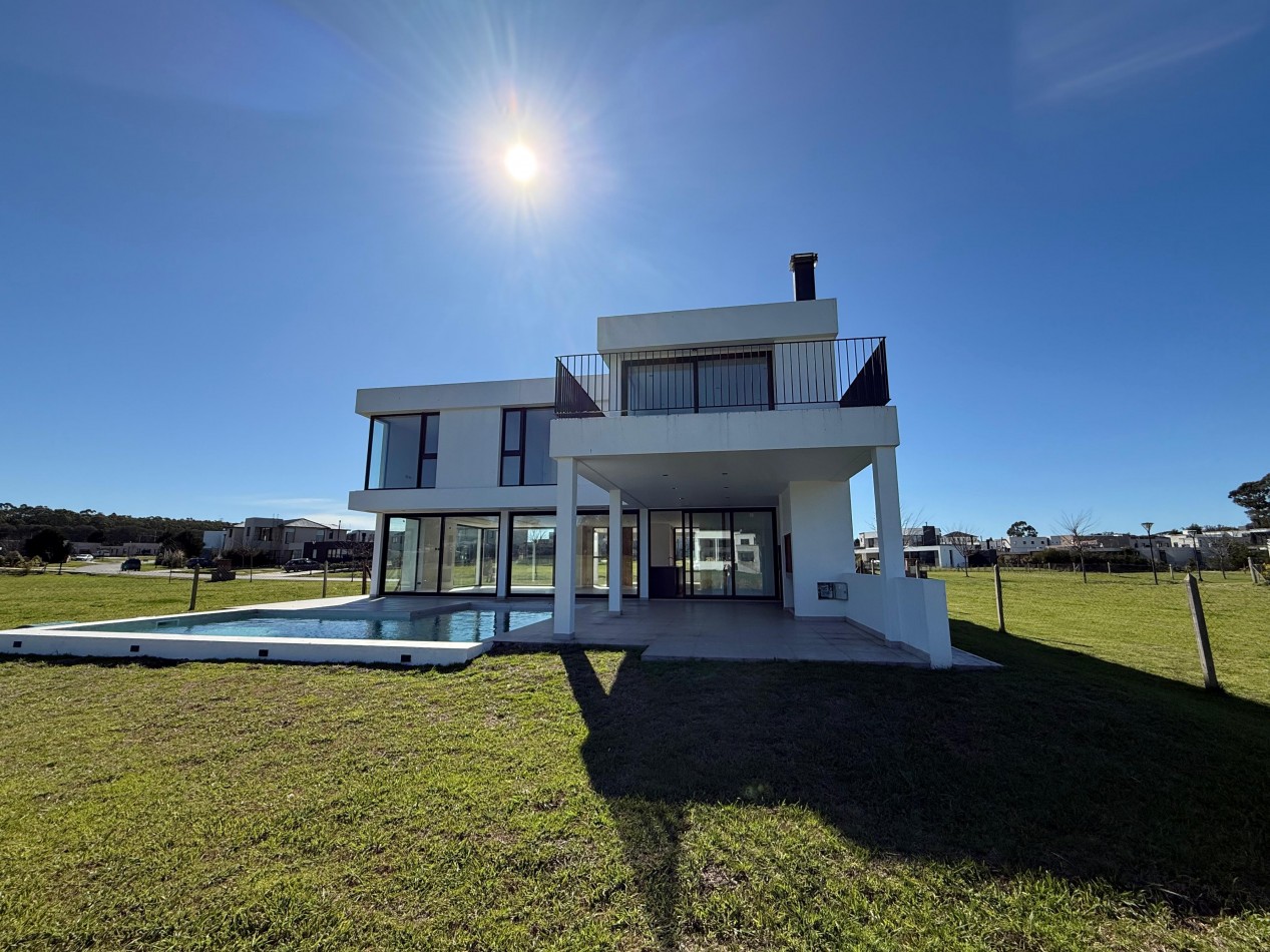 RUMENCO JOVEN A ESTRENAR - 4 DORM MAS ESCRITORIO