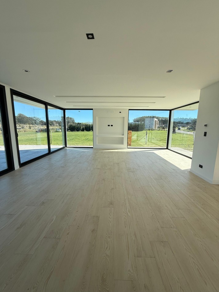 RUMENCO JOVEN A ESTRENAR - 4 DORM MAS ESCRITORIO