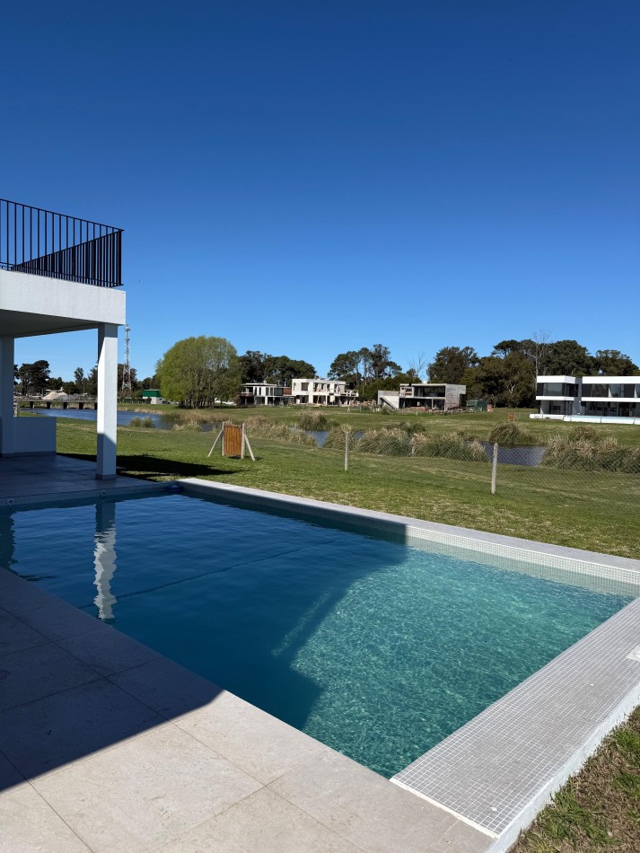 RUMENCO JOVEN A ESTRENAR - 4 DORM MAS ESCRITORIO