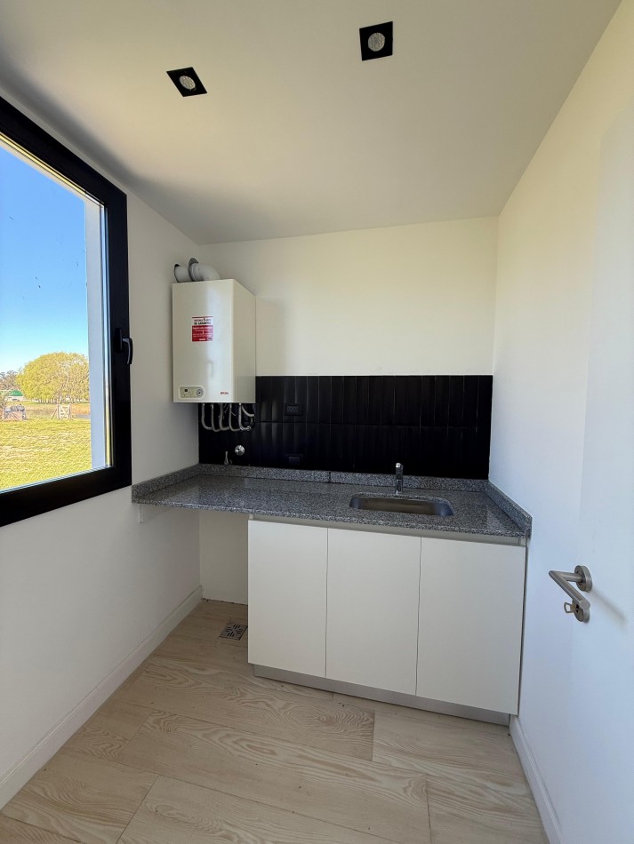 RUMENCO JOVEN A ESTRENAR - 4 DORM MAS ESCRITORIO