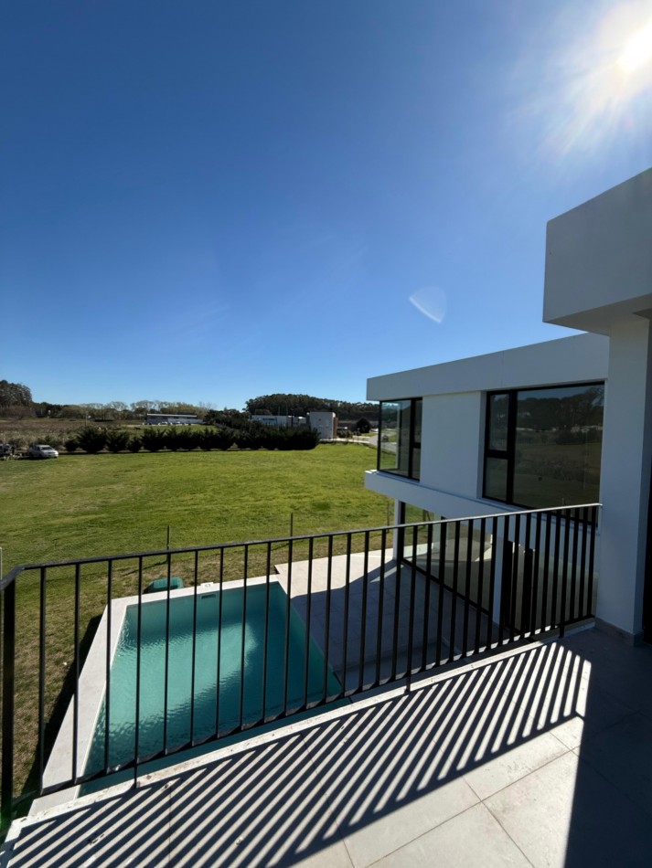 RUMENCO JOVEN A ESTRENAR - 4 DORM MAS ESCRITORIO