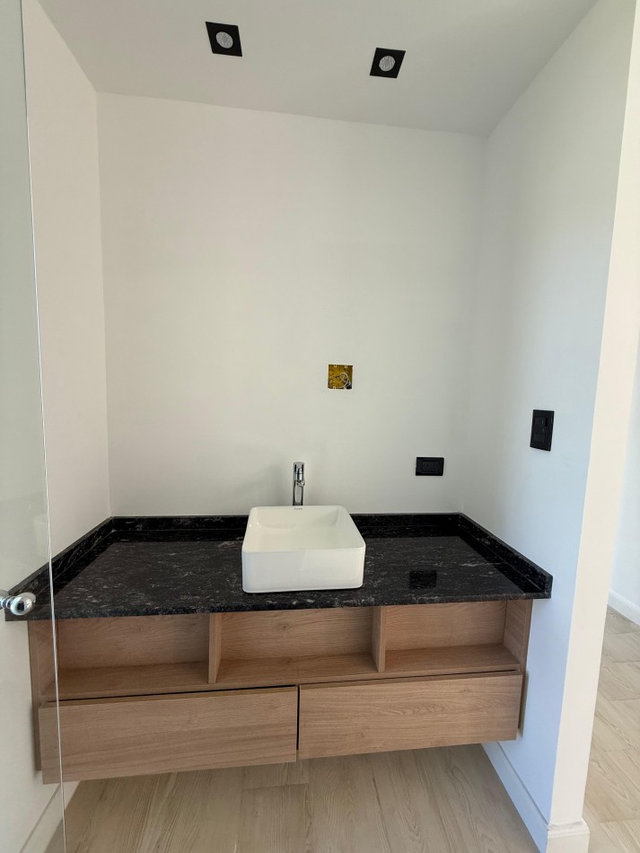 RUMENCO JOVEN A ESTRENAR - 4 DORM MAS ESCRITORIO