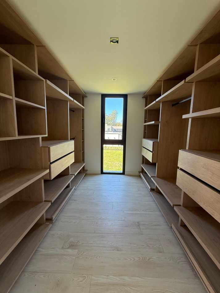 RUMENCO JOVEN A ESTRENAR - 4 DORM MAS ESCRITORIO