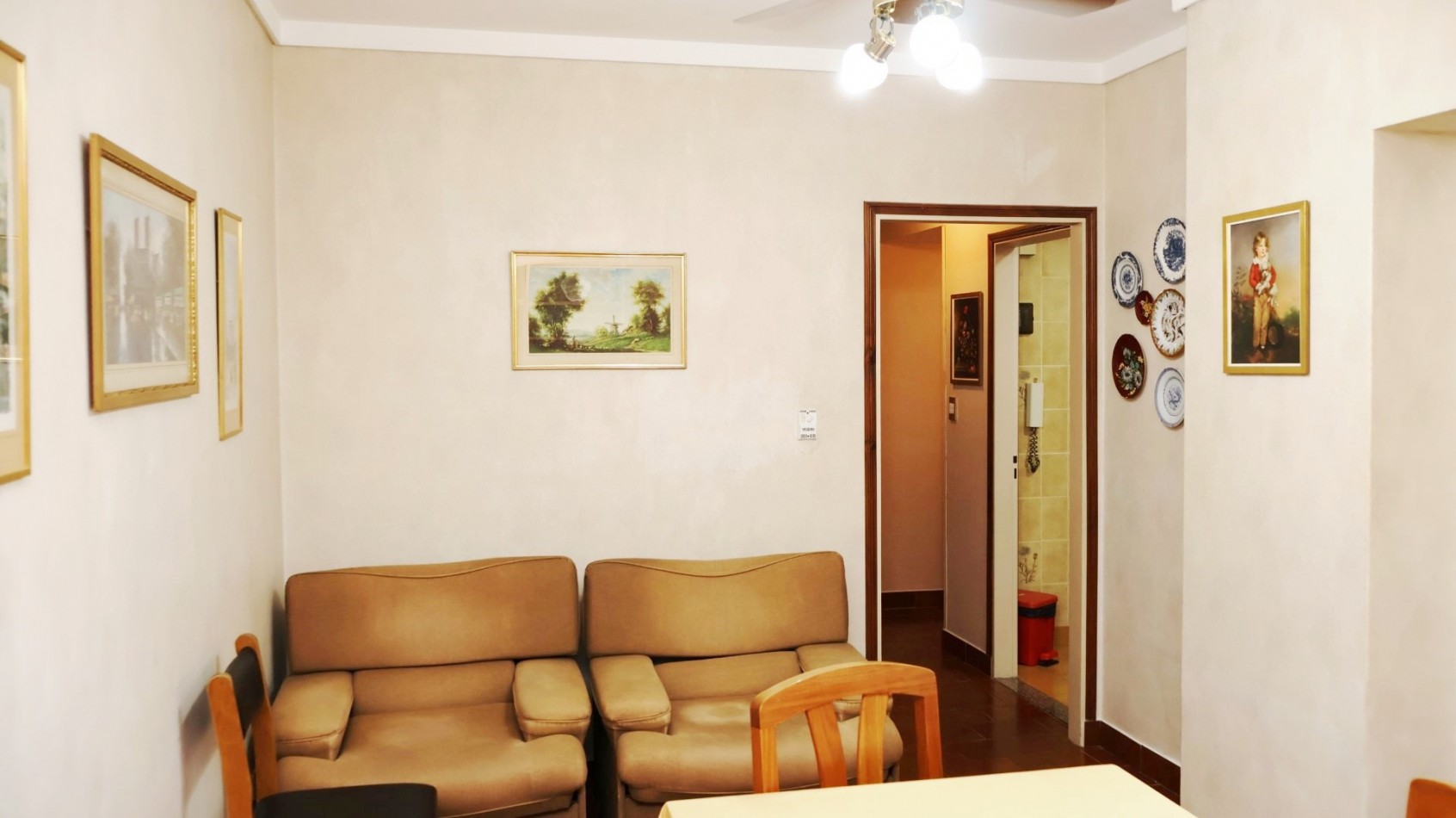 RETASADO: IMPECABLE SEMIPISO 3 AMBIENTES SOBRE PEATONAL SAN MARTIN. OPCION COCHERA 