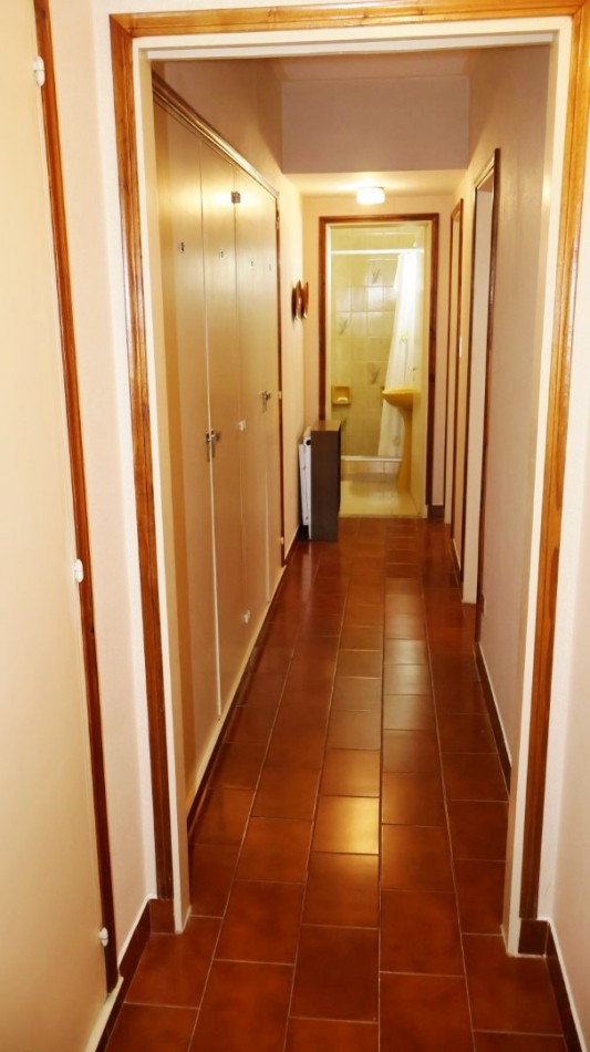 RETASADO: IMPECABLE SEMIPISO 3 AMBIENTES SOBRE PEATONAL SAN MARTIN. OPCION COCHERA 