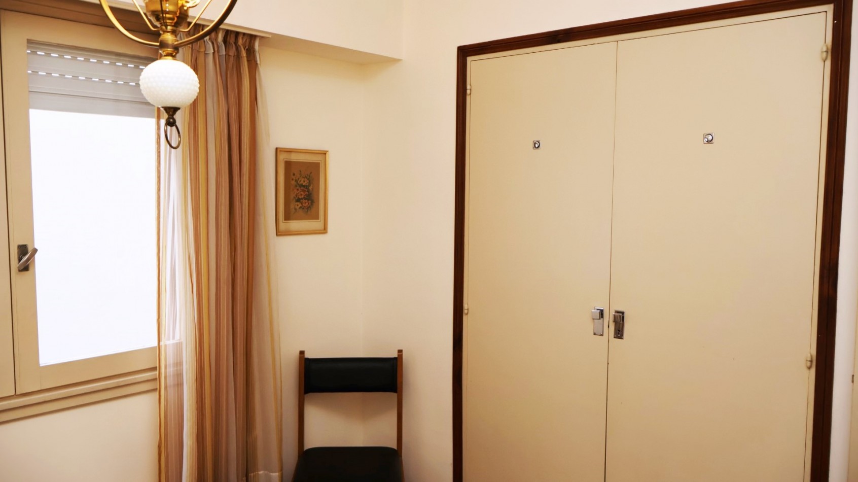 RETASADO: IMPECABLE SEMIPISO 3 AMBIENTES SOBRE PEATONAL SAN MARTIN. OPCION COCHERA 