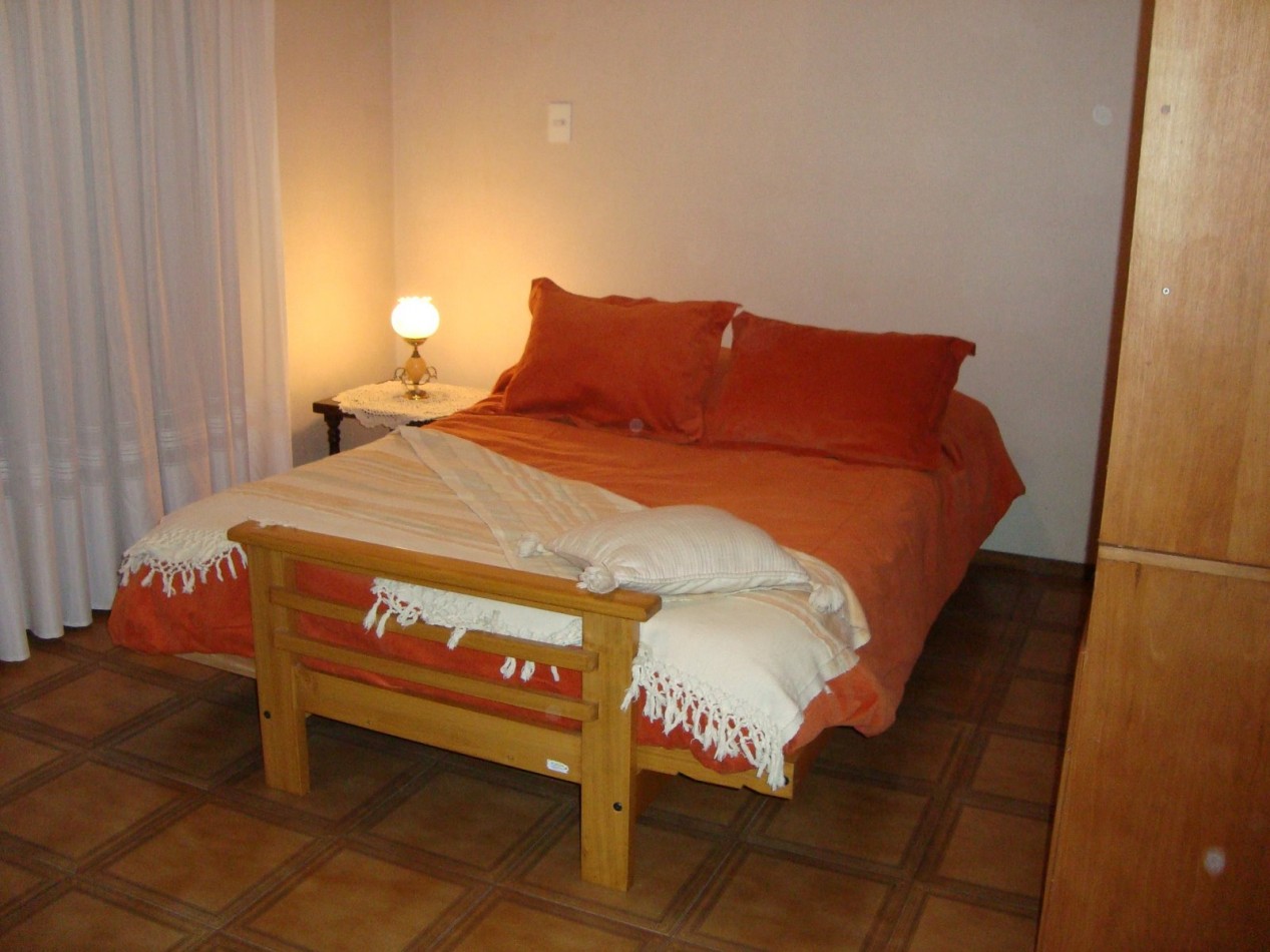 Monoambiente a la calle zona Falucho y Santa Fe.