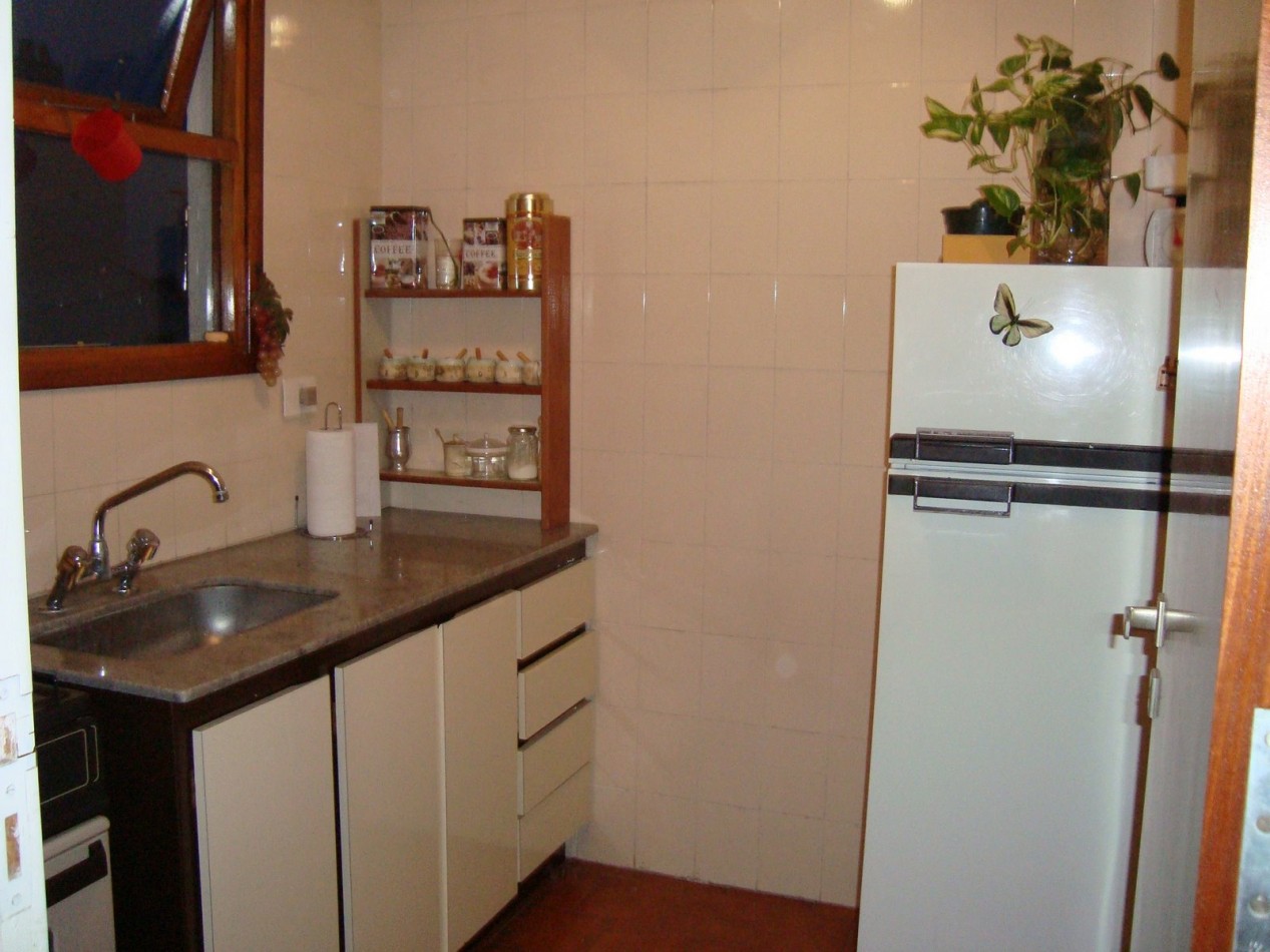 Monoambiente a la calle zona Falucho y Santa Fe.