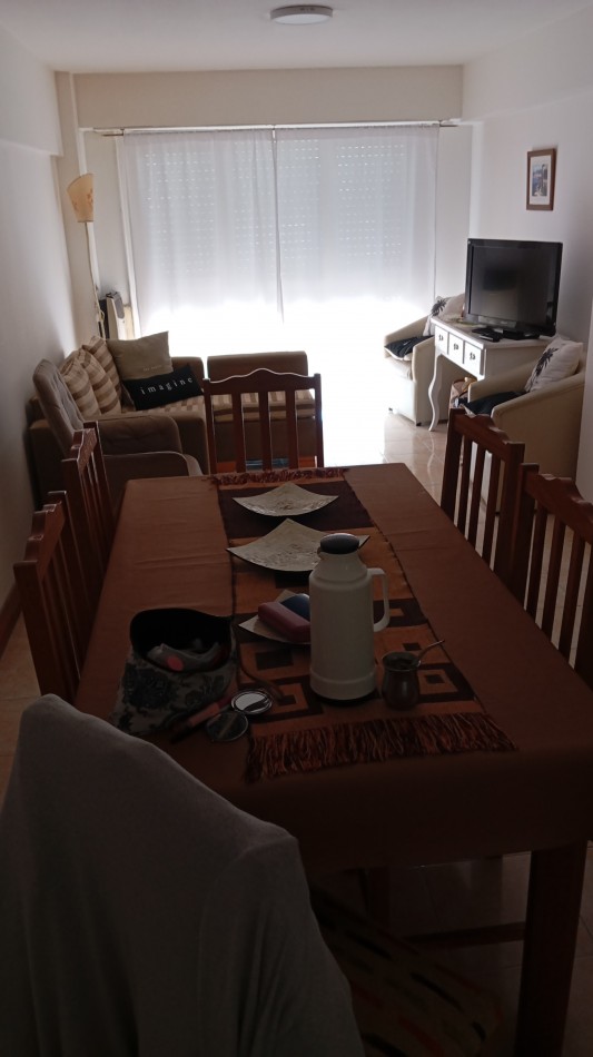 4 ambientes a la calle, 70 m² con espacio de cochera.