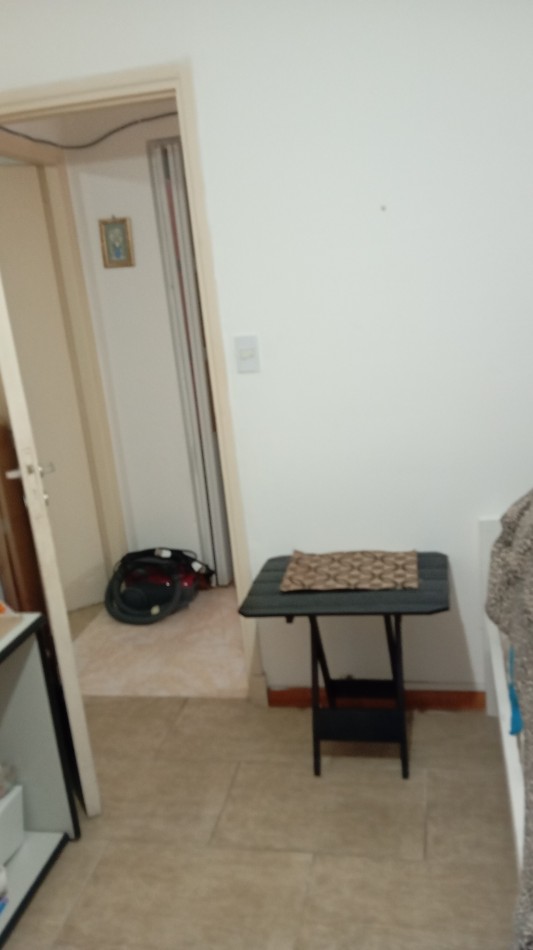 4 ambientes a la calle, 70 m² con espacio de cochera.