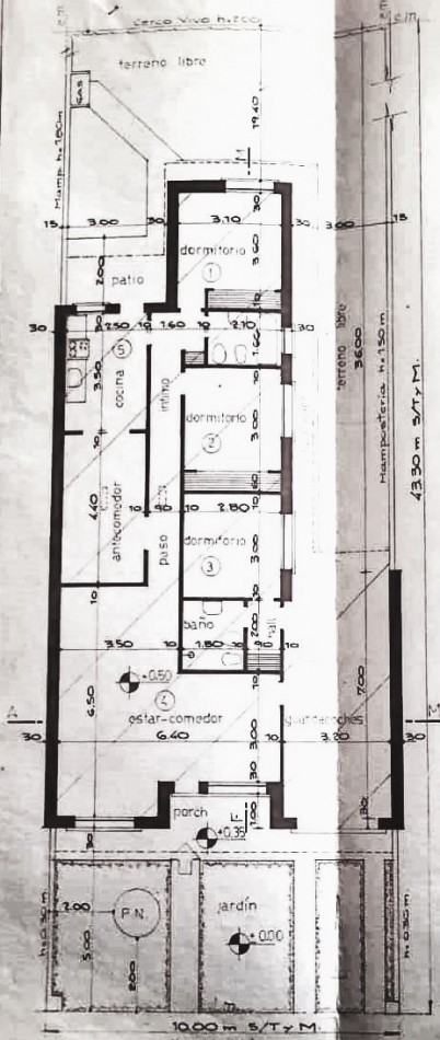 Chalet 4 ambientes a reciclar en Mar del Plata (barrio Caisamar)