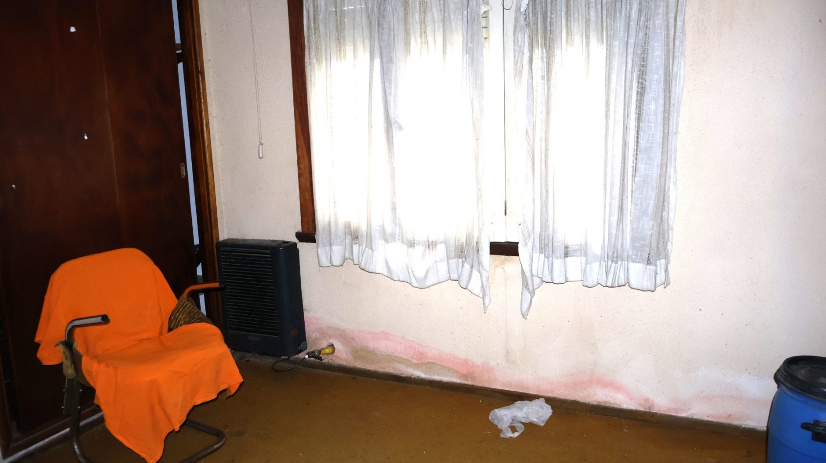 Chalet 4 ambientes a reciclar en Mar del Plata (barrio Caisamar)