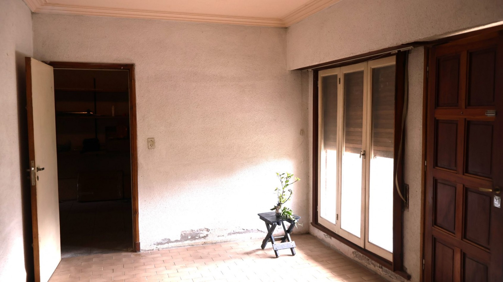 Chalet 4 ambientes a reciclar en Mar del Plata (barrio Caisamar)