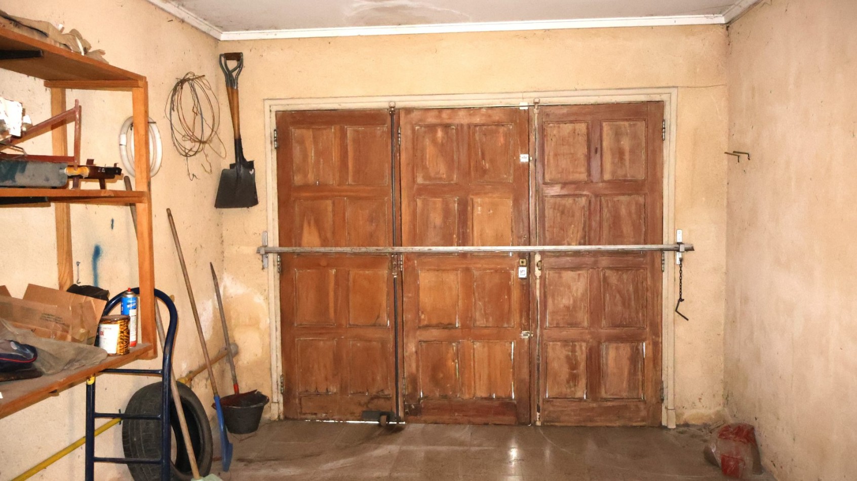 Chalet 4 ambientes a reciclar en Mar del Plata (barrio Caisamar)