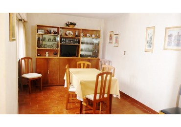 RETASADO: IMPECABLE SEMIPISO 3 AMBIENTES SOBRE PEATONAL SAN MARTIN. OPCION COCHERA 