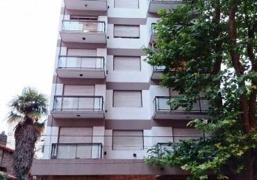 Monoambiente a la calle zona Falucho y Santa Fe.