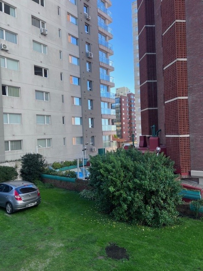 ALQUILER  HERMOSO DEPARTAMENTO EN SEMIPISO, 3 AMB. CON DEPENDENIAS, TERRAZA PROPIA Y COCHERA, LOMAS DE STELLA MARIS