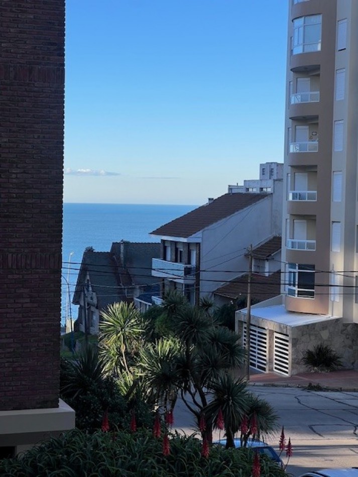 ALQUILER  HERMOSO DEPARTAMENTO EN SEMIPISO, 3 AMB. CON DEPENDENIAS, TERRAZA PROPIA Y COCHERA, LOMAS DE STELLA MARIS