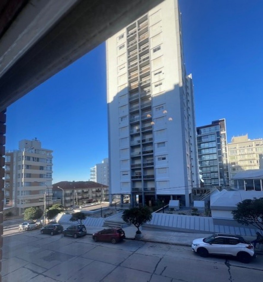 ALQUILER  HERMOSO DEPARTAMENTO EN SEMIPISO, 3 AMB. CON DEPENDENIAS, TERRAZA PROPIA Y COCHERA, LOMAS DE STELLA MARIS