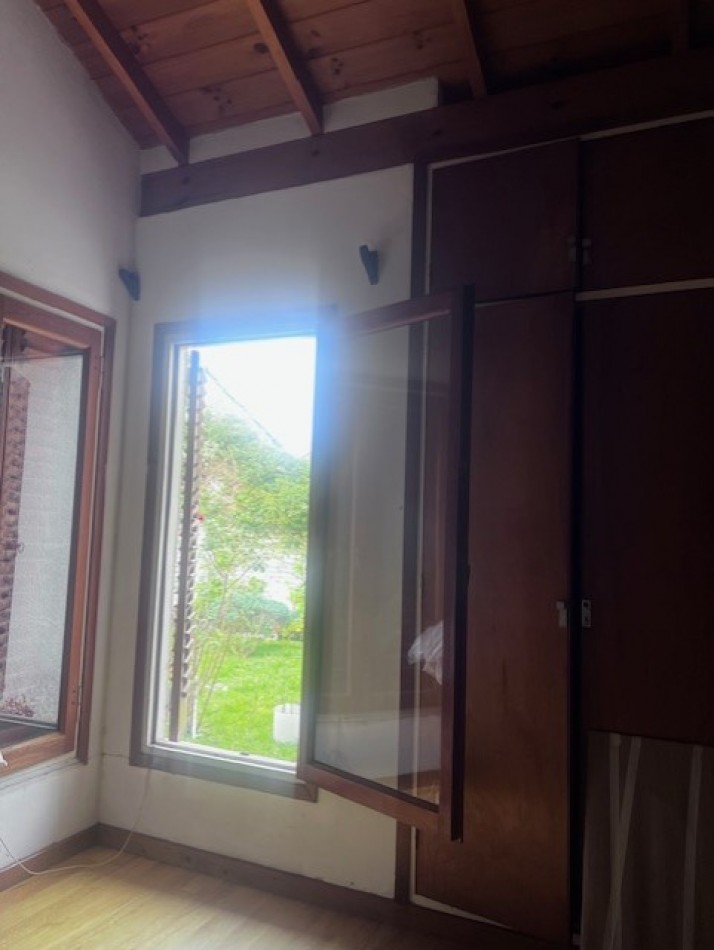 venta chalet en mar del plata, cercano a  barrio santa Monica,  3 amb. con parque, garaje y trotadora varios autos.