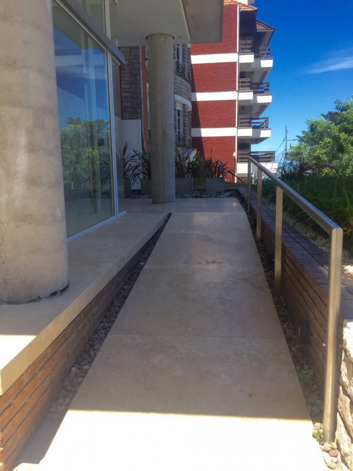 DEPARTAMENTO, PISO 3 AMB. CON COCHERA VISTA PLENA AL GOLF CLUB MDP Y MAR, BALCON CORRIDO PERIMETRAL, QUINCHO, GYM, SOFIA IV
