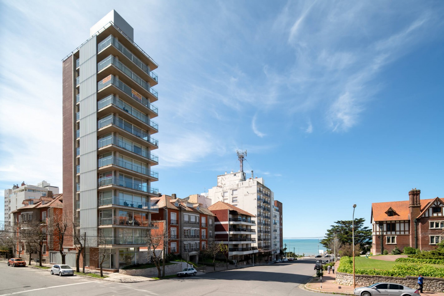 DEPARTAMENTO, PISO 3 AMB. CON COCHERA VISTA PLENA AL GOLF CLUB MDP Y MAR, BALCON CORRIDO PERIMETRAL, QUINCHO, GYM, SOFIA IV