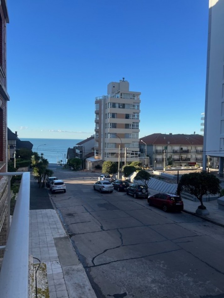 ALQUILER  HERMOSO DEPARTAMENTO EN SEMIPISO, 3 AMB. CON DEPENDENIAS, TERRAZA PROPIA Y COCHERA, LOMAS DE STELLA MARIS