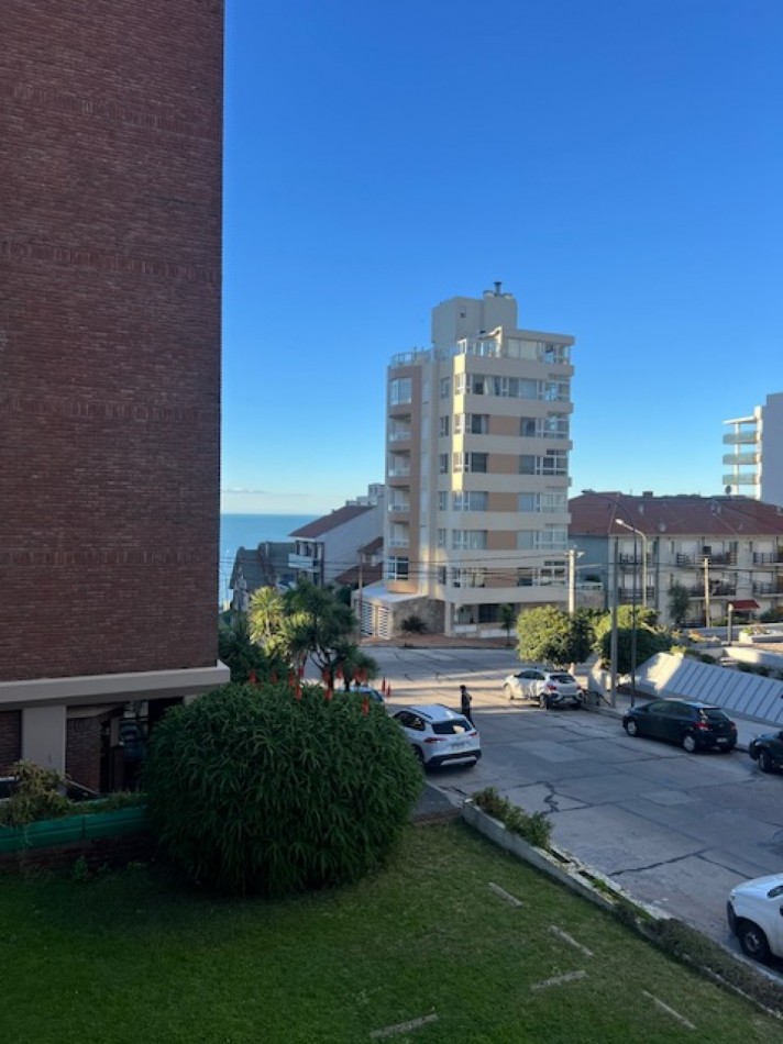 ALQUILER  HERMOSO DEPARTAMENTO EN SEMIPISO, 3 AMB. CON DEPENDENIAS, TERRAZA PROPIA Y COCHERA, LOMAS DE STELLA MARIS