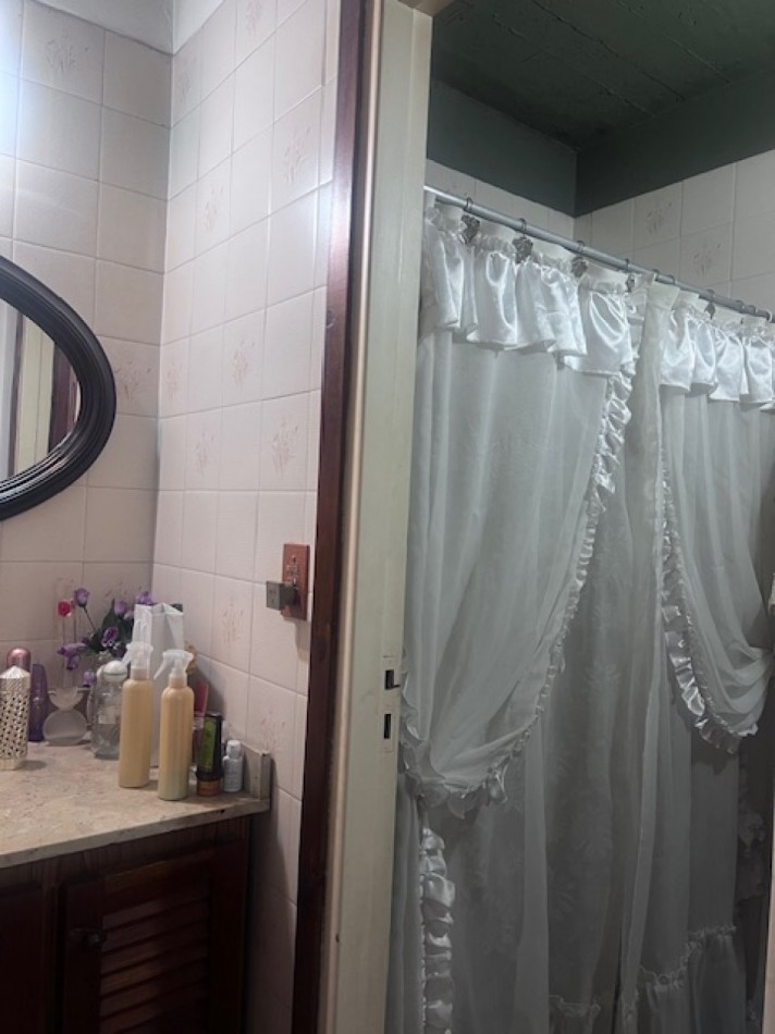 venta chalet en mar del plata, cercano a  barrio santa Monica,  3 amb. con parque, garaje y trotadora varios autos.