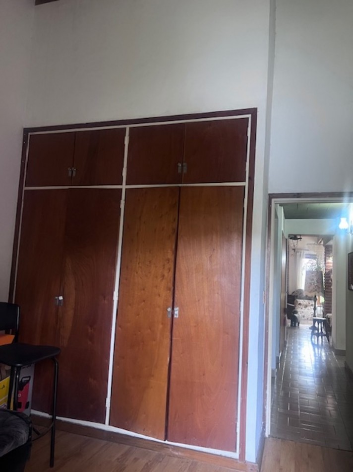 venta chalet en mar del plata, cercano a  barrio santa Monica,  3 amb. con parque, garaje y trotadora varios autos.