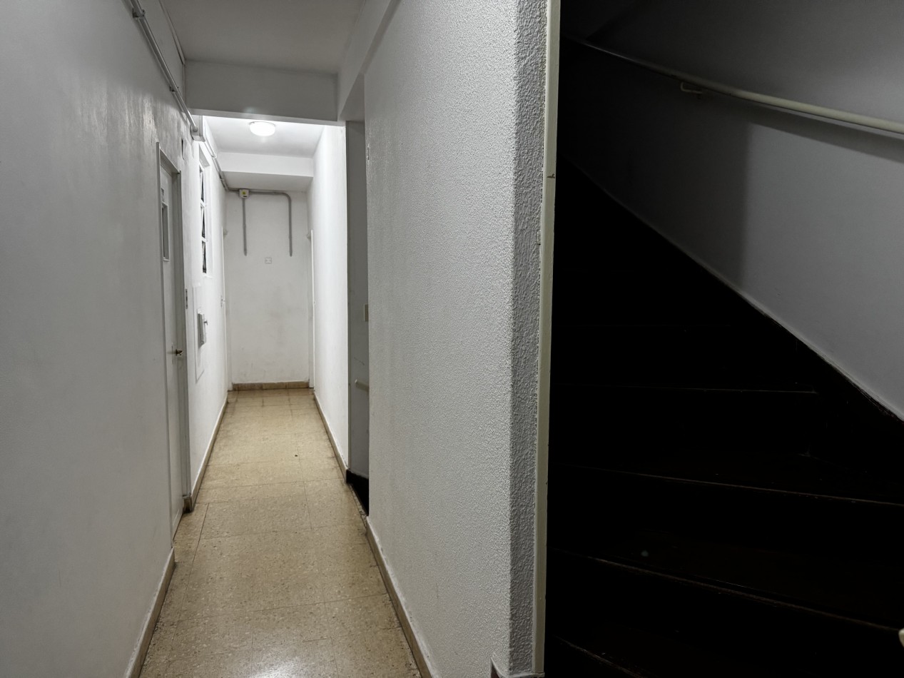 2 AMBIENTES A LA CALLE CON BALCON SALIENTE EN ZONA CENTRO - APTO CREDITO