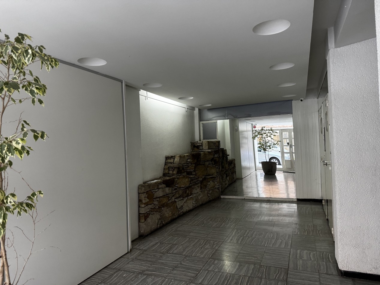 2 AMBIENTES A LA CALLE CON BALCON SALIENTE EN ZONA CENTRO - APTO CREDITO