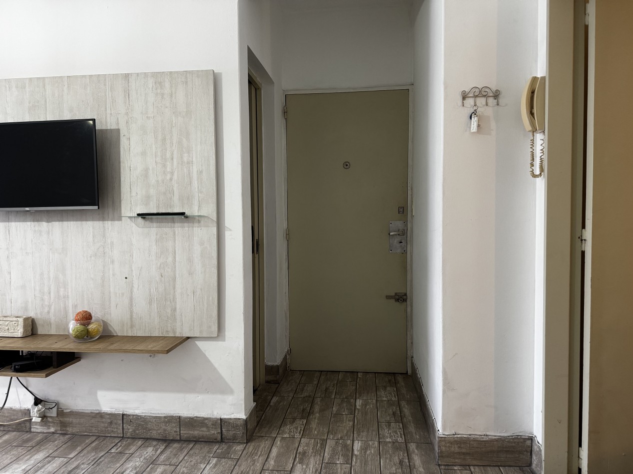 2 AMBIENTES A LA CALLE CON BALCON SALIENTE EN ZONA CENTRO - APTO CREDITO