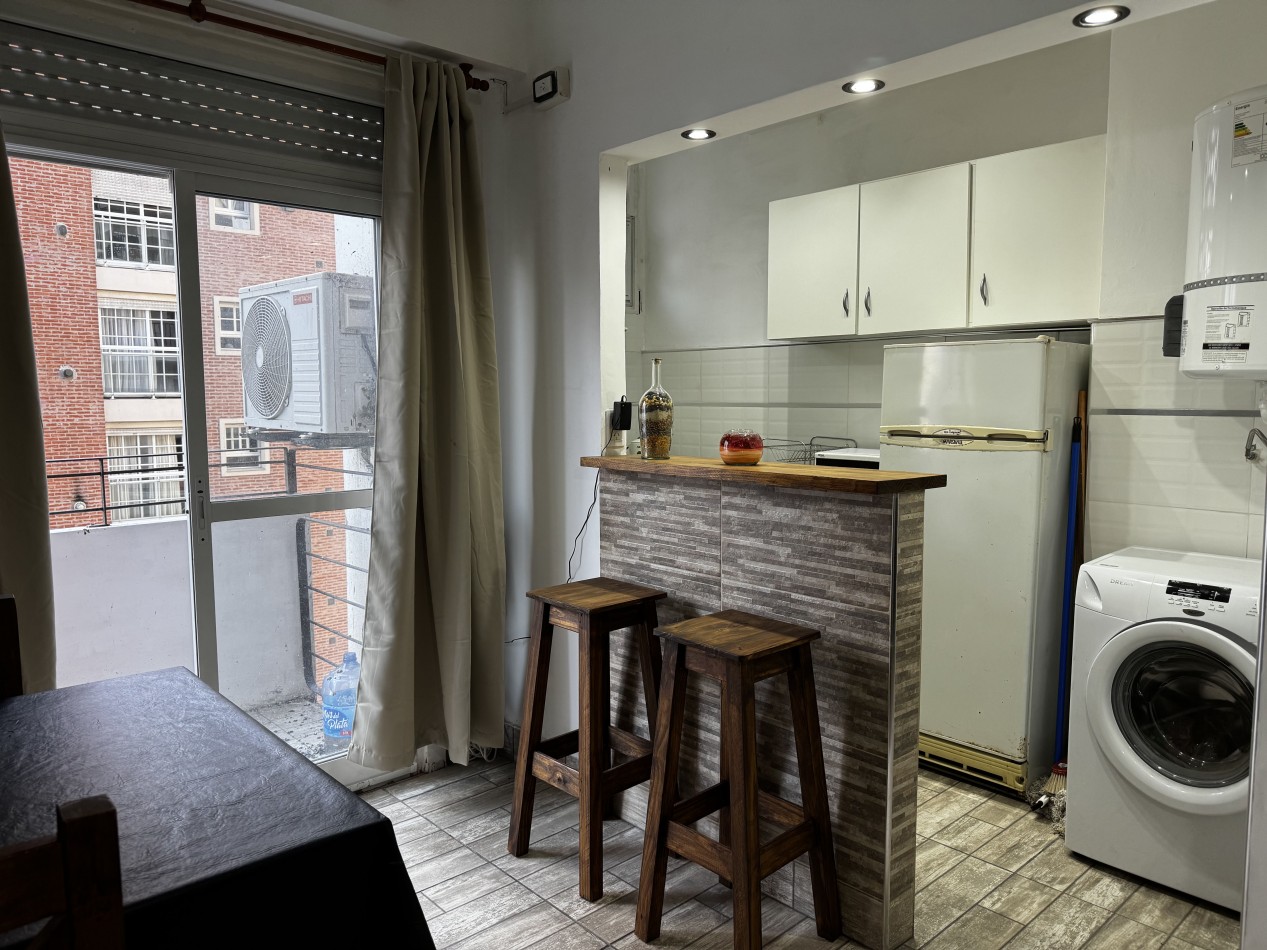 2 AMBIENTES A LA CALLE CON BALCON SALIENTE EN ZONA CENTRO - APTO CREDITO