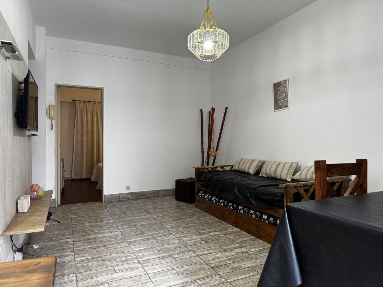 2 AMBIENTES A LA CALLE CON BALCON SALIENTE EN ZONA CENTRO - APTO CREDITO