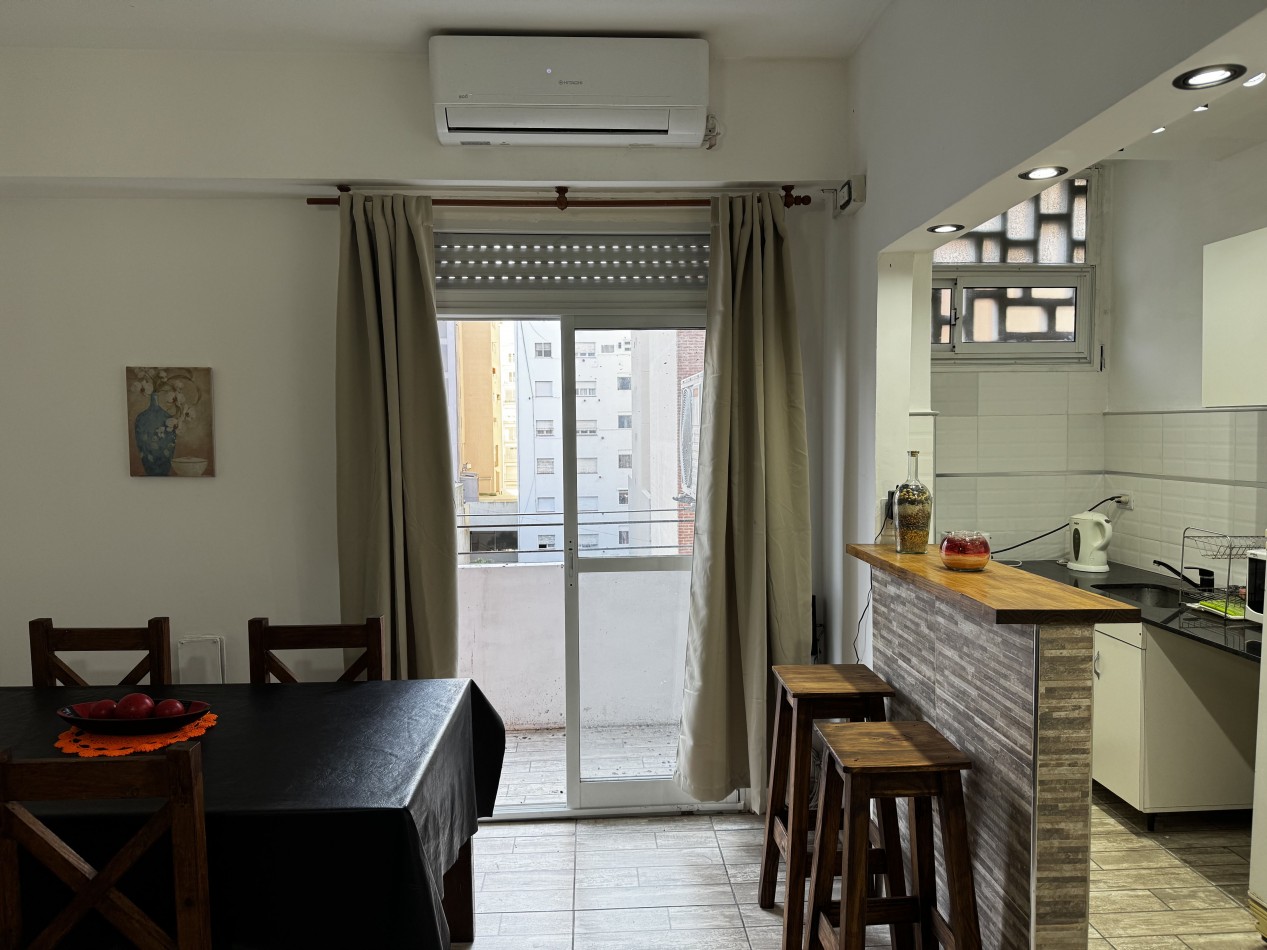 2 AMBIENTES A LA CALLE CON BALCON SALIENTE EN ZONA CENTRO - APTO CREDITO