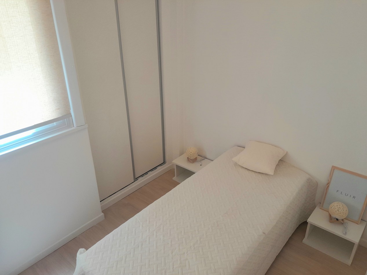 3 AMBIENTES TOTALMENTE RECICLADO Y AMOBLADO CON BALCON FRANCES A LA CALLE