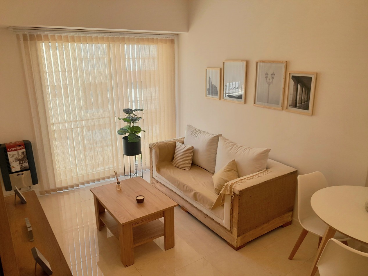 3 AMBIENTES TOTALMENTE RECICLADO Y AMOBLADO CON BALCON FRANCES A LA CALLE