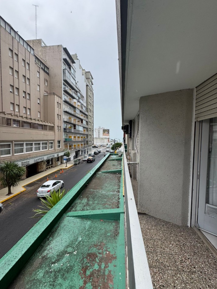 Departamento de 2 Ambientes a la Calle con Balcon - Zona Centro, Mar del Plata
